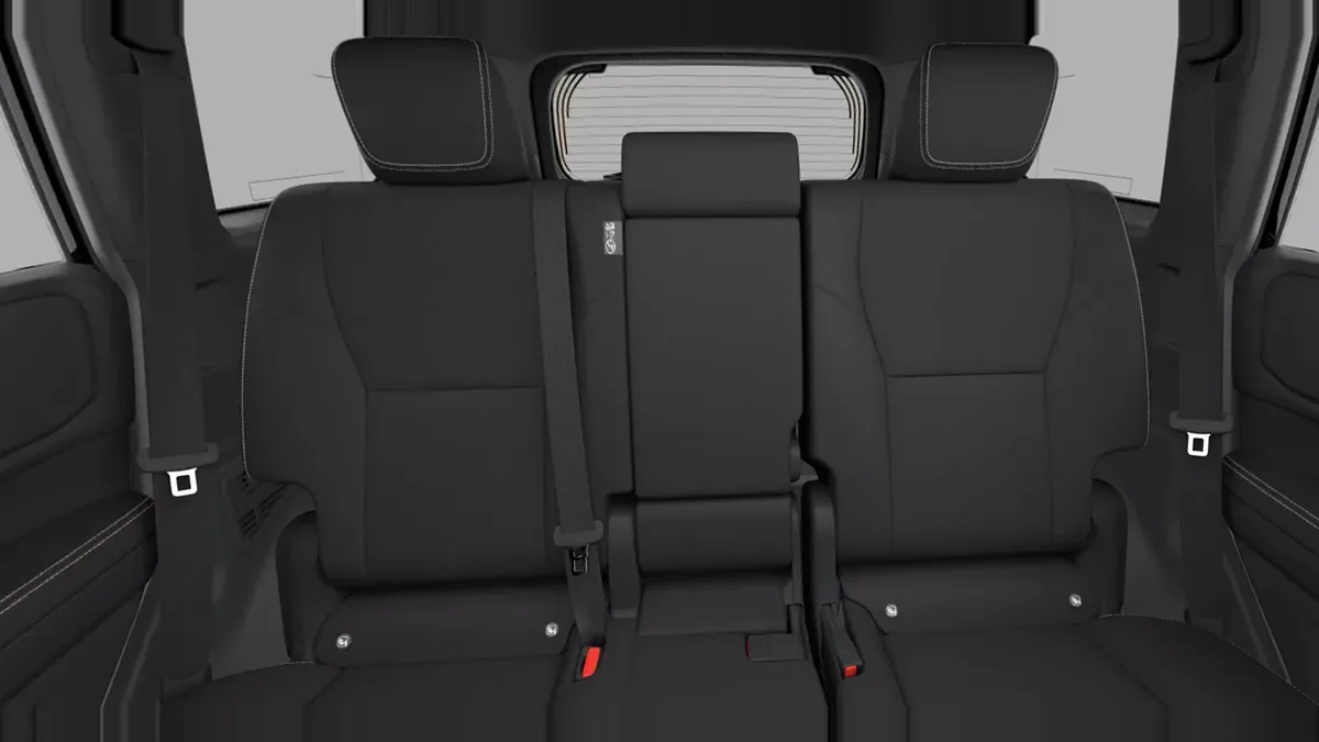 Toyota Land Cruiser 250 Hybrid 48V VX en renting a Barcelona — vista 7