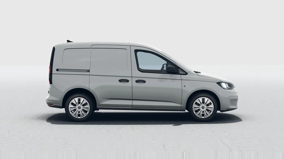 Volkswagen Caddy Cargo PHEV 1.5 TSI eHybrid en renting a Barcelona — vista 6