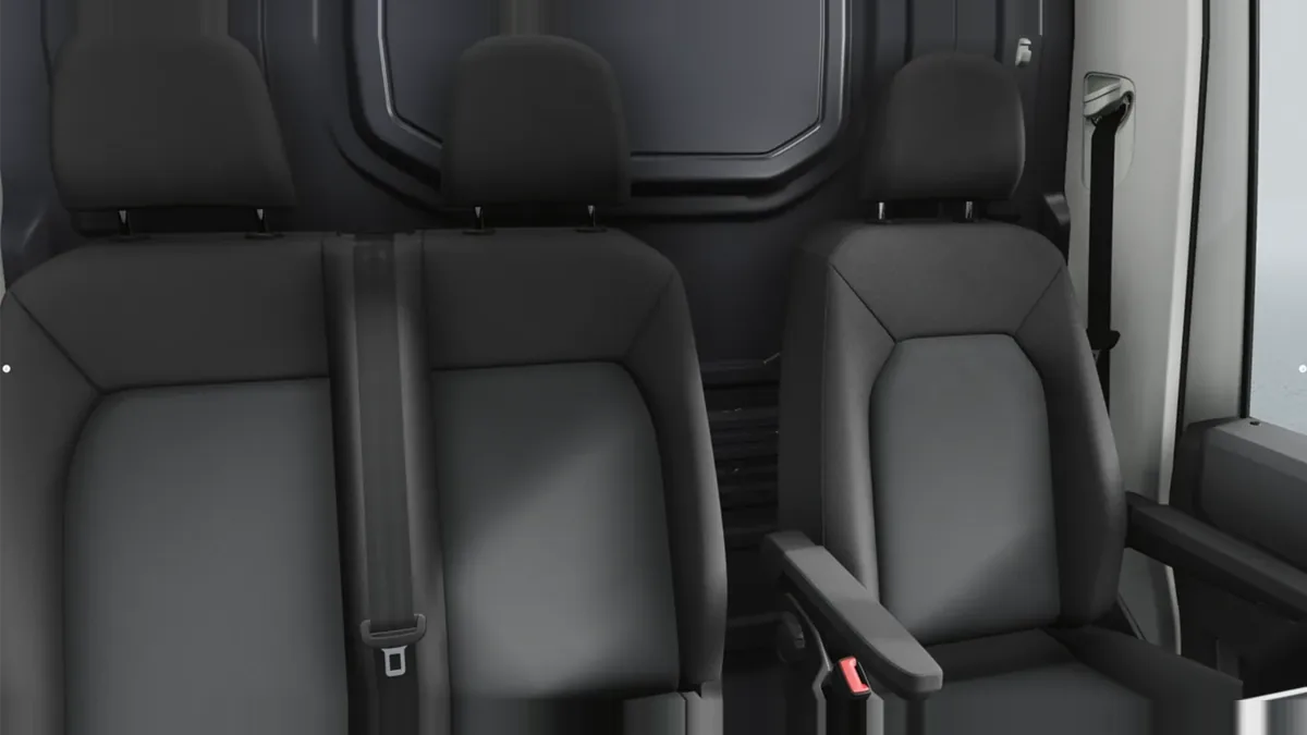 Volkswagen Crafter 35 Fresh Van BM L3 2.0 TDI FWD 103kW (140CV)  - ISOTERMO en renting a Barcelona — vista 7
