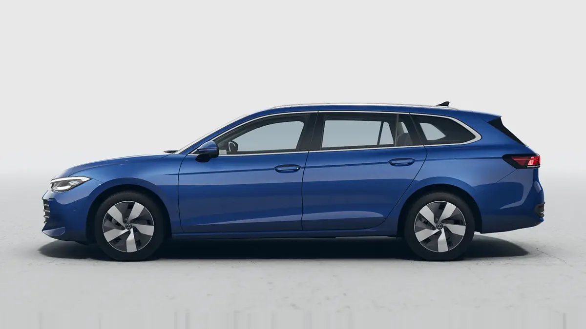 Volkswagen Passat Business 2.0 TDI 90kW DSG en renting a Barcelona — Darrere