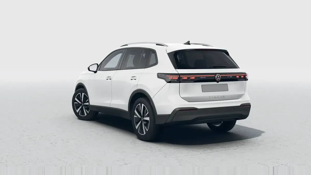 Volkswagen Tiguan "Más" 2.0 TDI DSG en renting a Barcelona — Interior