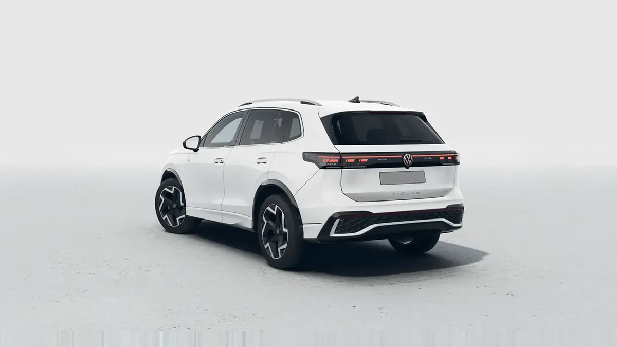 Volkswagen Tiguan R-Line 1.5 eTSI 110kW DSG en renting a Barcelona — vista 7