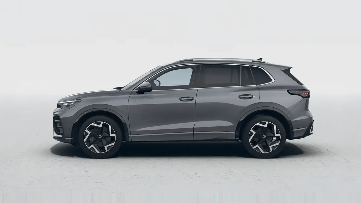 Volkswagen Tiguan R-Line 2.0 TDI 110kW DSG en renting a Barcelona — vista 6